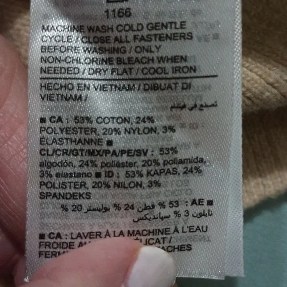 Old Navy ❤️ Heart Button Front Cardigan Size Small NWT - Picture 9 of 9